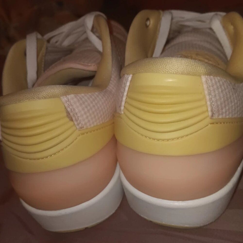 The Air Jordan 2 Retro Low 'Seersucker' Mens size 9.5 - Picture 4 of 8